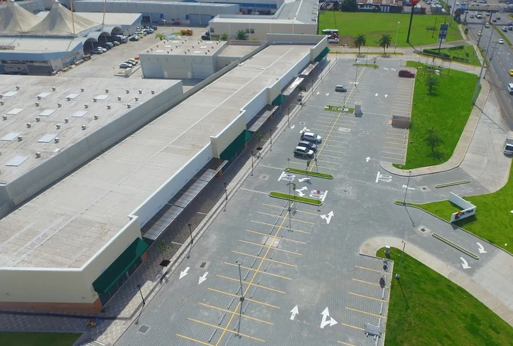 Plaza comercial City Plaza 2